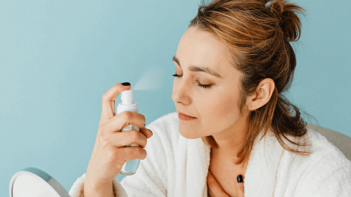 When to Use Facial Mist in Your Skincare Routine 